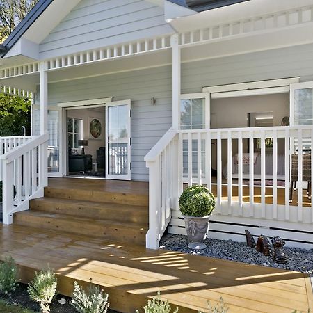 The Retreat Luxury Garden Villa Lago Lago Taupo Esterno foto