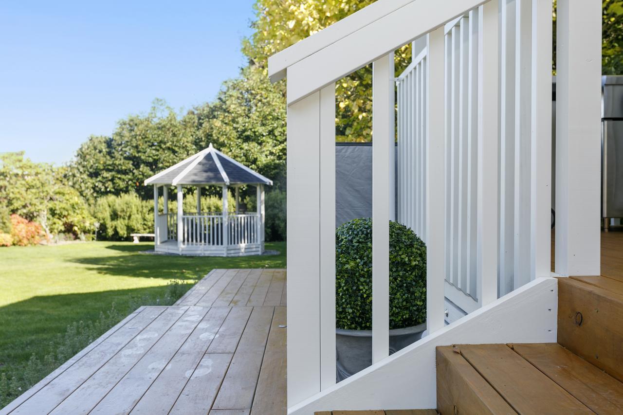 The Retreat Luxury Garden Villa Lago Lago Taupo Esterno foto