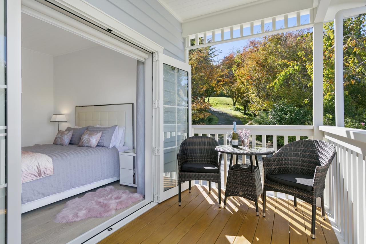 The Retreat Luxury Garden Villa Lago Lago Taupo Esterno foto