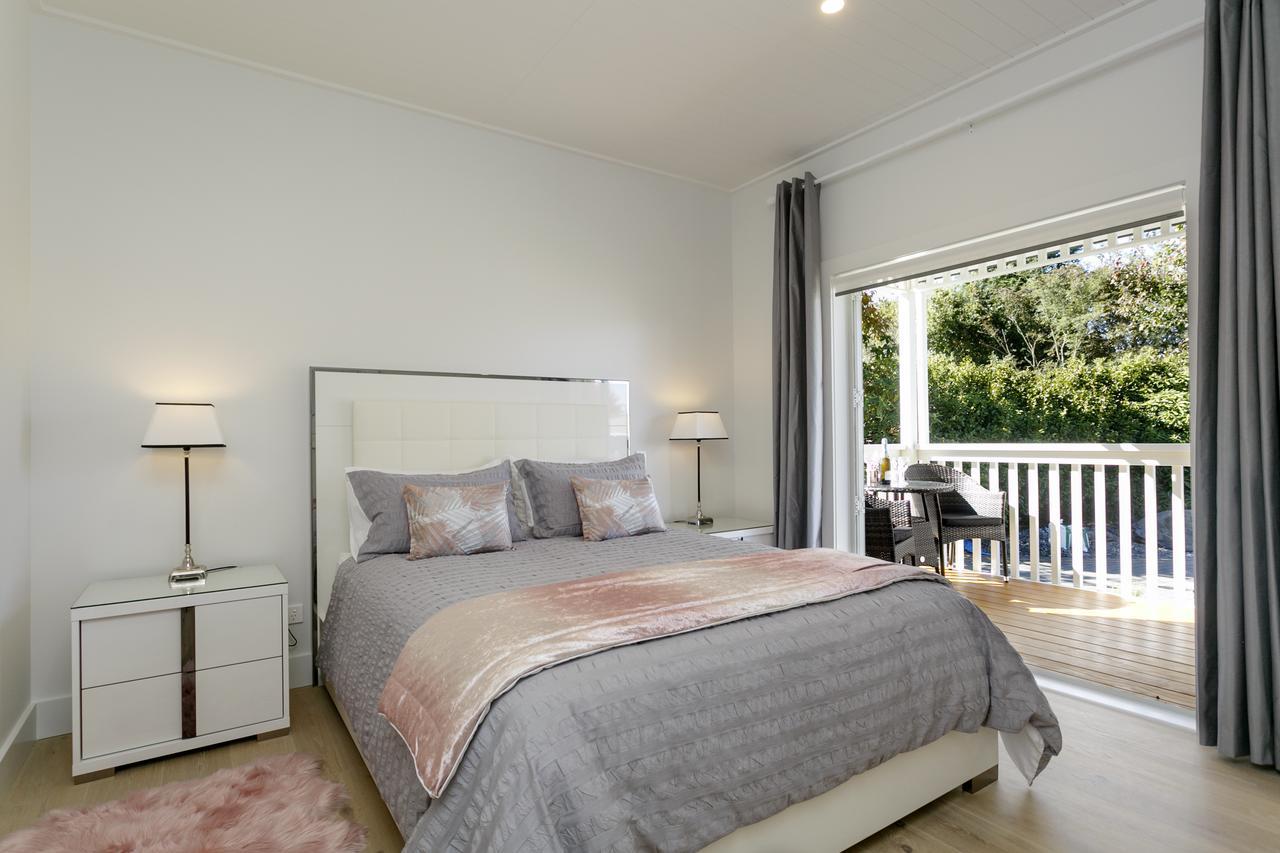 The Retreat Luxury Garden Villa Lago Lago Taupo Esterno foto