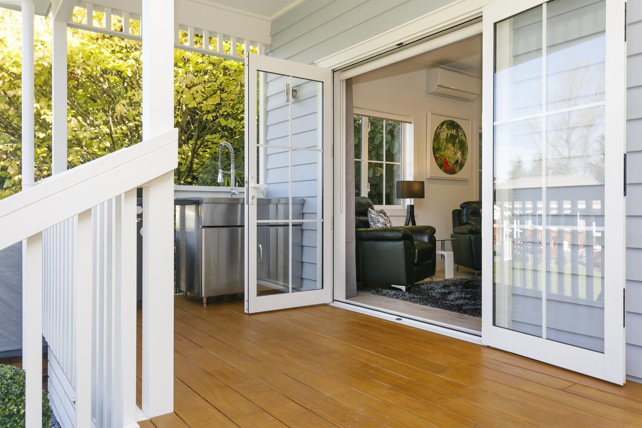 The Retreat Luxury Garden Villa Lago Lago Taupo Esterno foto